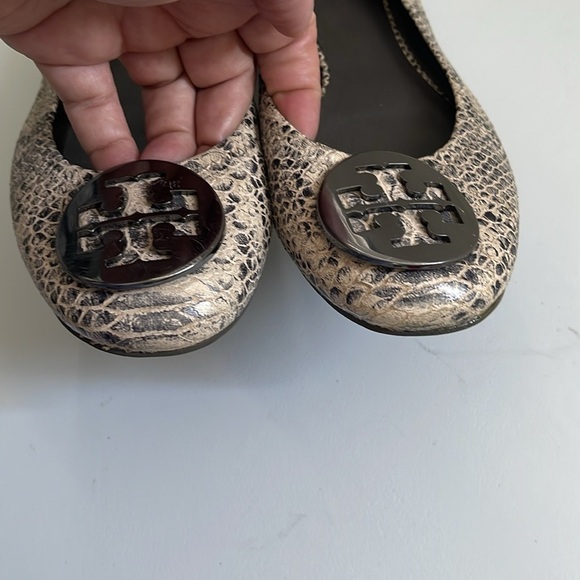 Tory Burch Snakeskin Gray Ballerina Reva Flats Size 6.5 - Picture 5 of 8